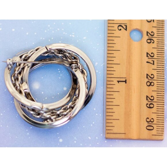 Vintage Twisted Circle Brooch | Silver Tone | J27 - Picture 2 of 2